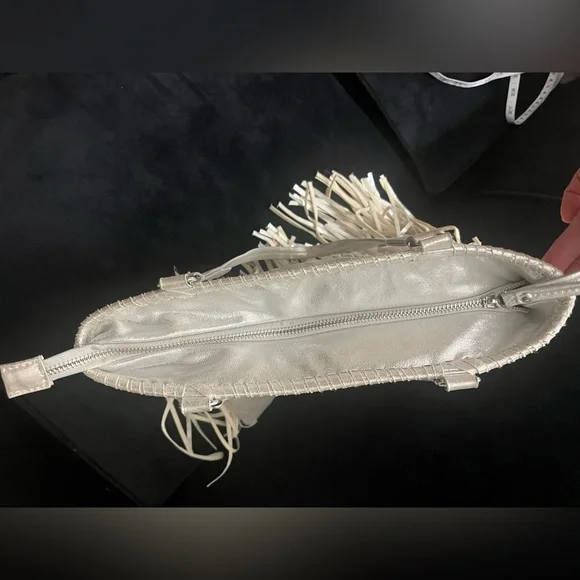 Charming Charlie Purse Rhinestone Fringe Metallic
Shimmering pearl Western Bag - Picture 6 of 9